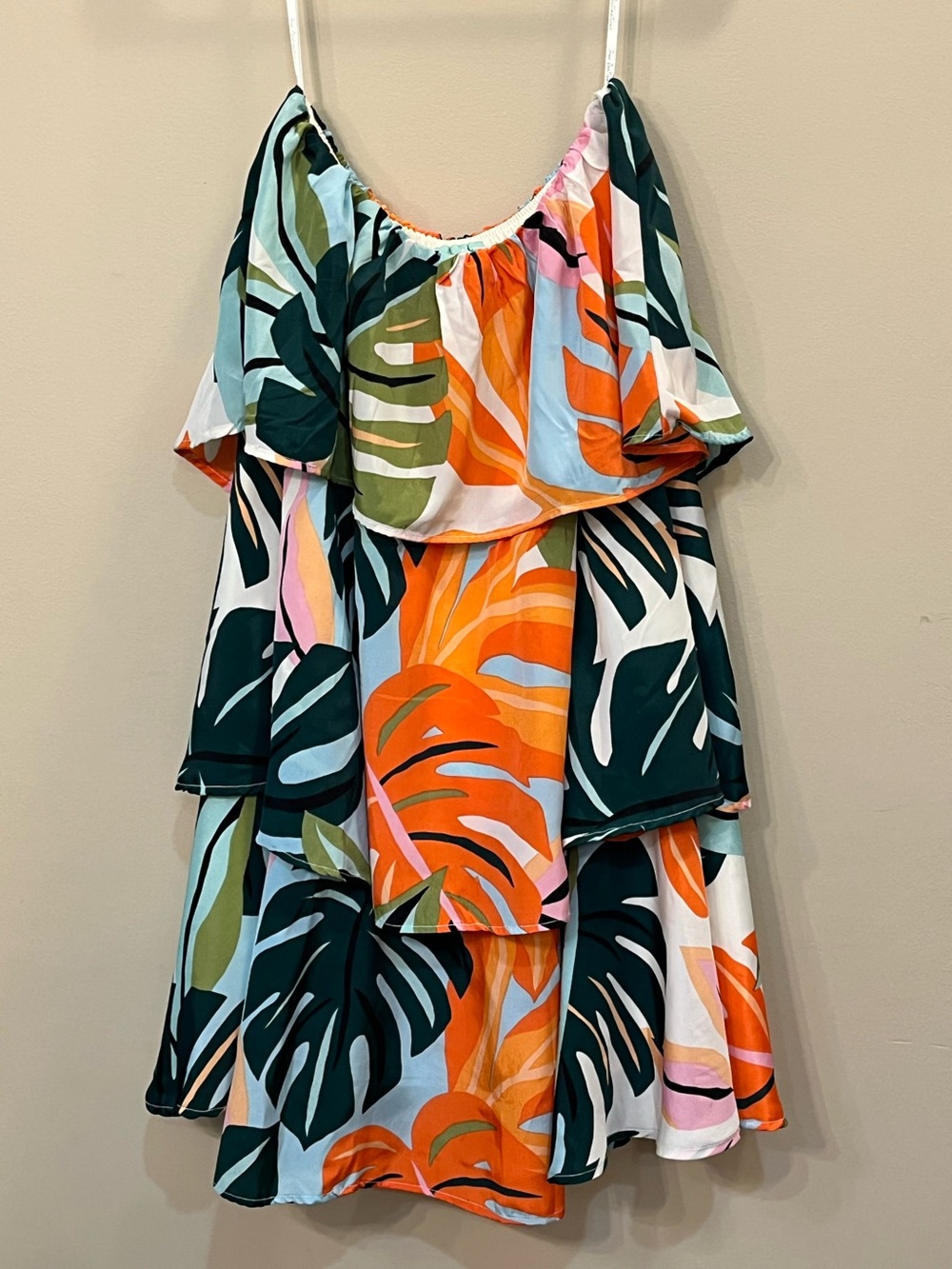 True Destinations Resortwear mini dress. Strapless. 3 ruffle tiers. Tropical XL